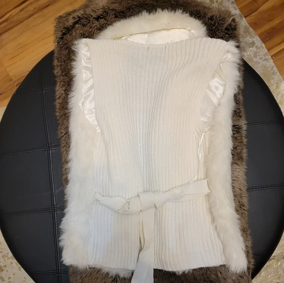 Sweater and Faux Fur Vest - Picture 3 of 3
